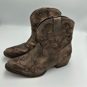 Roper Short Stuff Western Boots Vintage Brown Faux Leather Snip Toe Size 7.5